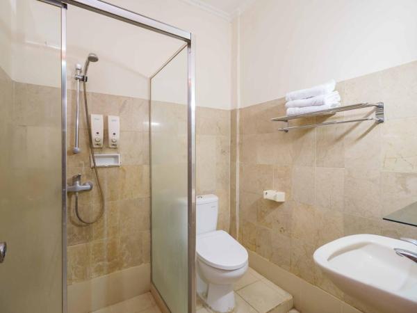 RedDoorz Plus near Kemang Raya : photo 4 de la chambre chambre simple