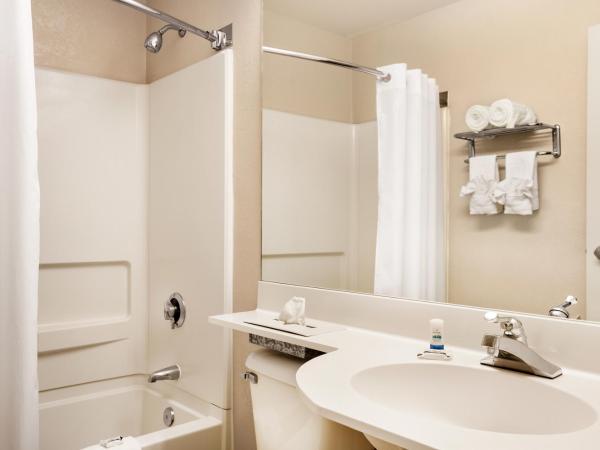 Microtel Inn By Wyndham Louisville East : photo 7 de la chambre chambre lit queen-size - non-fumeurs