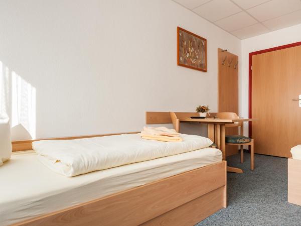 Sportpension Dresden : photo 1 de la chambre chambre lits jumeaux