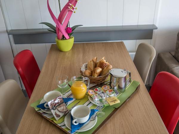 Résidence Mer & Golf Sokoburu : photo 6 de la chambre studio (2 adultes) - côté terrasse