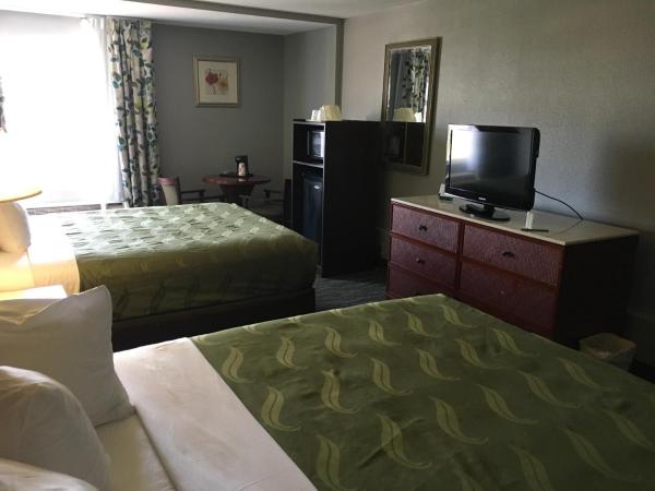 Quality Inn & Suites Winter Park Village Area : photo 5 de la chambre chambre 2 lits queen-size - non-fumeurs