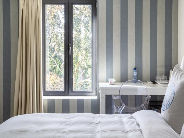 The Hamptons Boutique Hotel : photo 5 de la chambre chambre lit king-size - vue sur jardin - 2