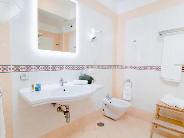 Hotel Rivage : photo 4 de la chambre chambre double ou lits jumeaux standard - vue sur jardin