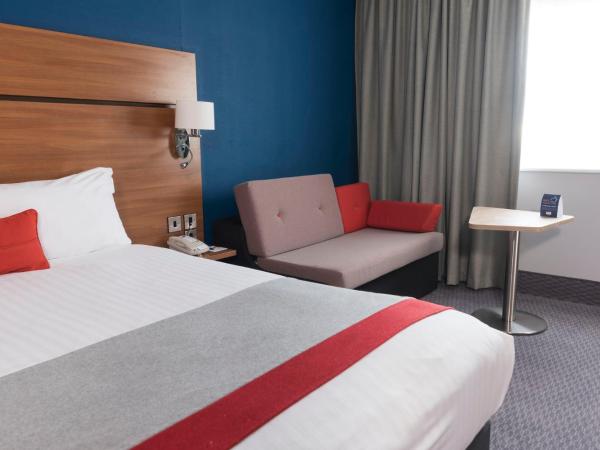 Holiday Inn Express Birmingham Star City, an IHG Hotel : photo 6 de la chambre chambre double standard