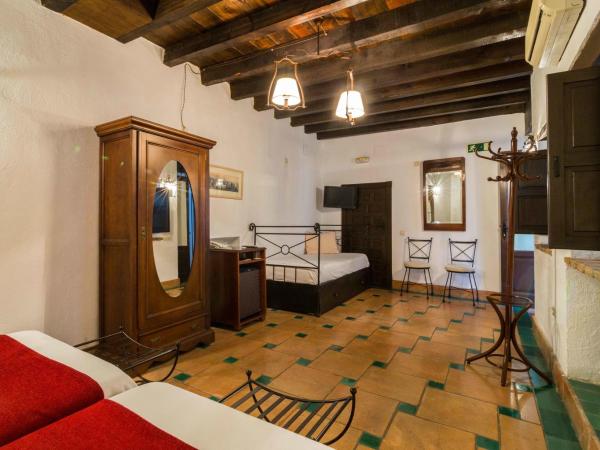 Casa del Capitel Nazarí : photo 7 de la chambre chambre double standard avec lit d'appoint