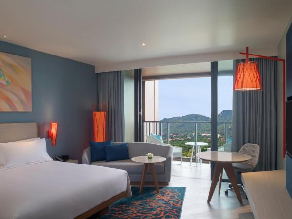 Holiday Inn Resort Vana Nava Hua Hin, an IHG Hotel : photo 7 de la chambre chambre lit king-size - vue sur montagne