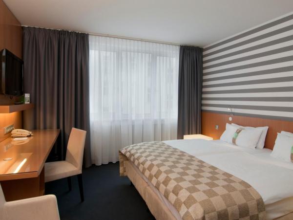 Holiday Inn Vienna City, an IHG Hotel : photo 4 de la chambre chambre lit king-size standard - vue sur jardin