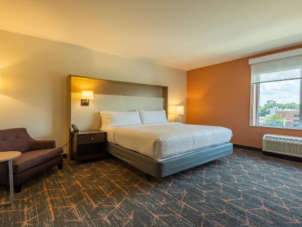 Hotel Spice & Sky Atlanta Perimeter : photo 1 de la chambre chambre lit king-size avec baignoire - accessible aux personnes à mobilité réduite - non-fumeurs
