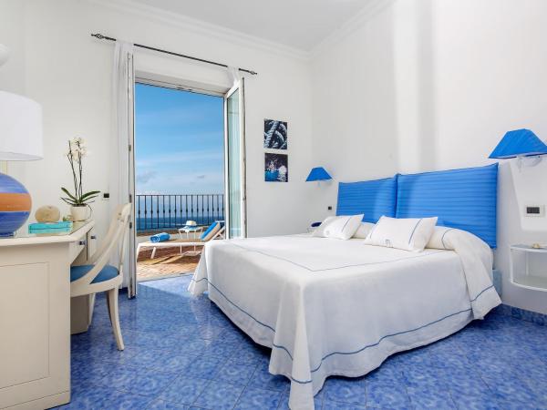Relais Maresca Luxury Small Hotel & Terrace Restaurant : photo 3 de la chambre chambre double deluxe - vue sur mer