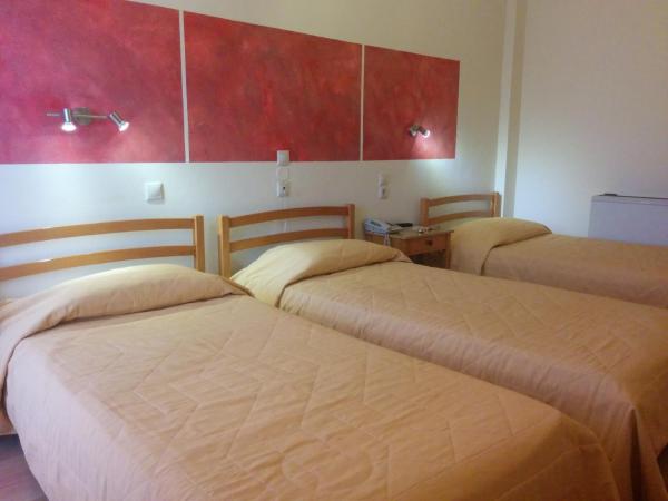 Hotel Atlantis : photo 6 de la chambre chambre triple - vue latérale sur mer