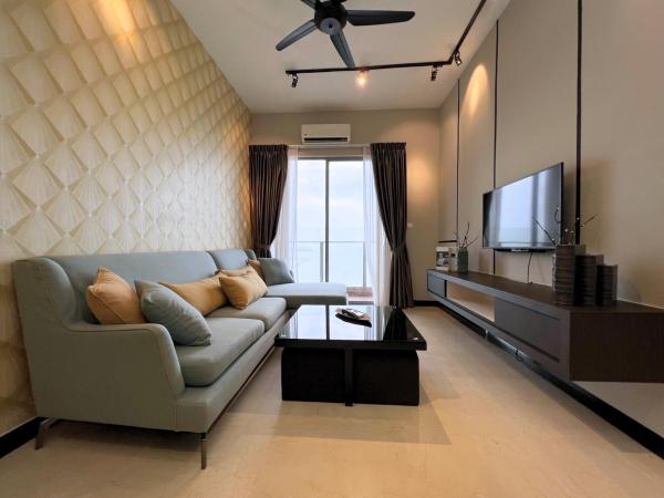 Attic Home Melaka Silverscape Residence & Jonker : photo 6 de la chambre luxury family 2 bedroom suite (private bathtub and sea view)