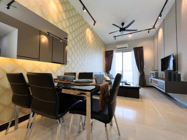 Attic Home Melaka Silverscape Residence & Jonker : photo 7 de la chambre luxury family 2 bedroom suite (private bathtub and sea view)