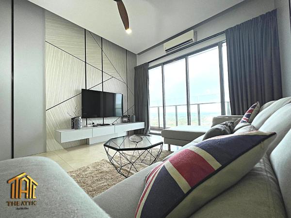 Attic Home Melaka Silverscape Residence & Jonker : photo 3 de la chambre luxury family 3 bedroom suite (private bathtub and sea view)