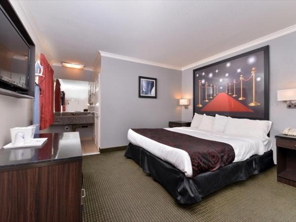 Americas Best Value Inn Hollywood : photo 3 de la chambre chambre standard lit queen-size