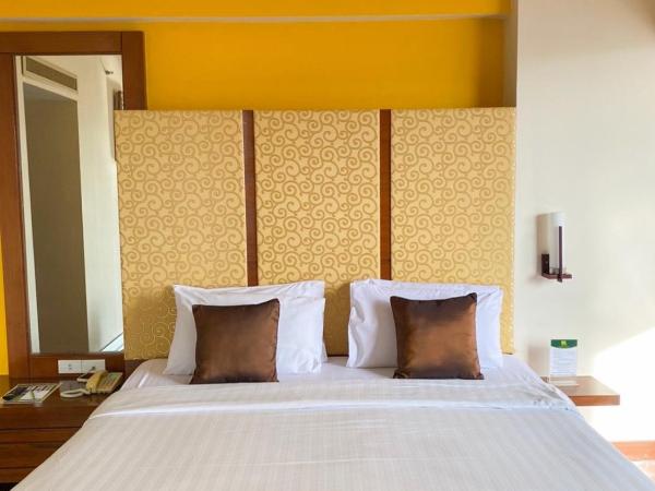 The Seasons Pattaya - SHA Plus Certified : photo 8 de la chambre suite
