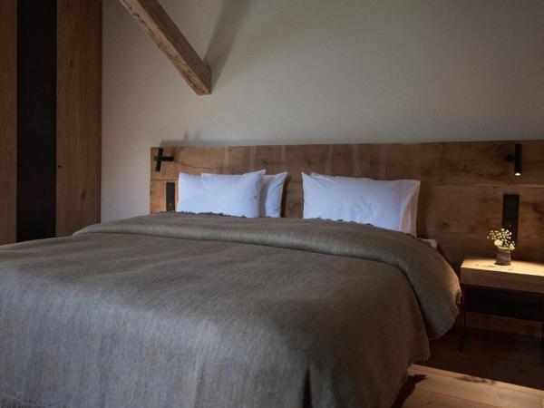 EnHotel : photo 5 de la chambre chambre double en bois - vue sur montagne