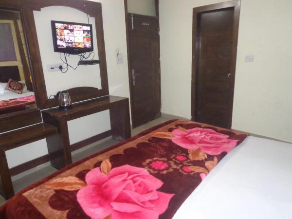 HOTEL DARPAN INTERNATIONAL -New Delhi Railway Station : photo 5 de la chambre chambre double avec salle de bains privative
