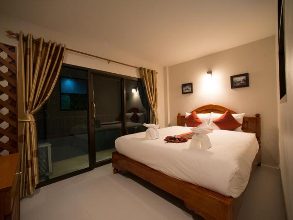 Srichada Hotel Khaolak - SHA Extra Plus : photo 8 de la chambre chambre double supérieure avec balcon