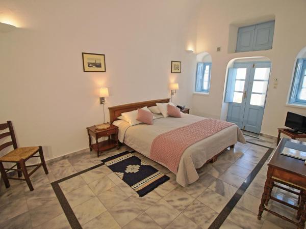 Aethrio Sunset Village - Oia : photo 3 de la chambre chambre triple supérieure