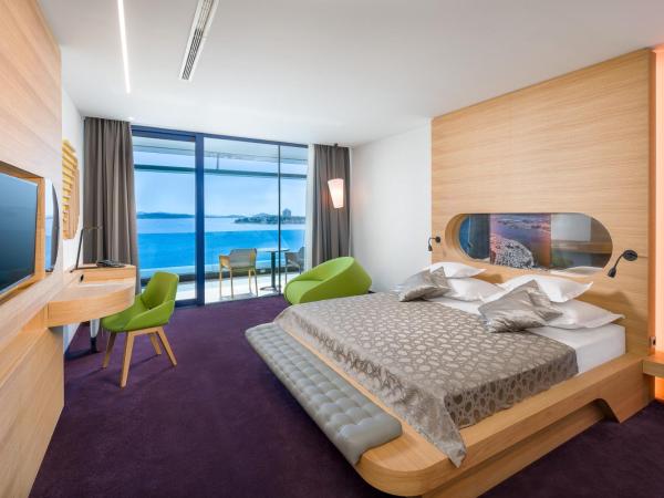 Hotel Olympia Sky : photo 2 de la chambre chambre double ou lits jumeaux de luxe avec balcon et vue sur la mer 
