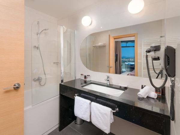 Hotel Olympia Sky : photo 6 de la chambre grande suite spa - vue sur mer