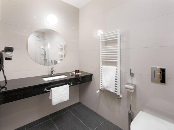 Hotel Olympia Sky : photo 3 de la chambre chambre double ou lits jumeaux standard - vue sur parc - sans balcon