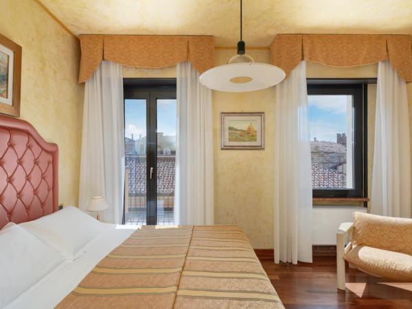 Hotel Colomba d'Oro : photo 2 de la chambre chambre double avec balcon