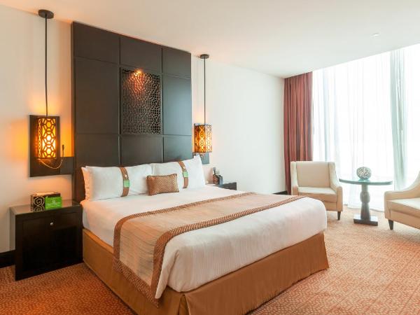 Holiday Inn Dubai Al Barsha, an IHG Hotel : photo 5 de la chambre chambre king premium avec vue sur ville