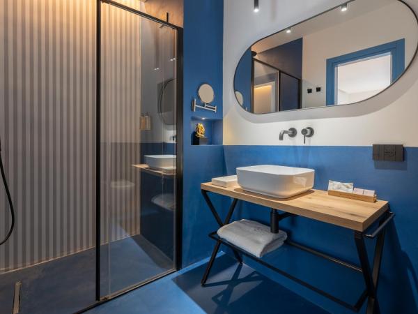 Le Mummarelle Napoli : photo 6 de la chambre standard king room – via santa lucia 20