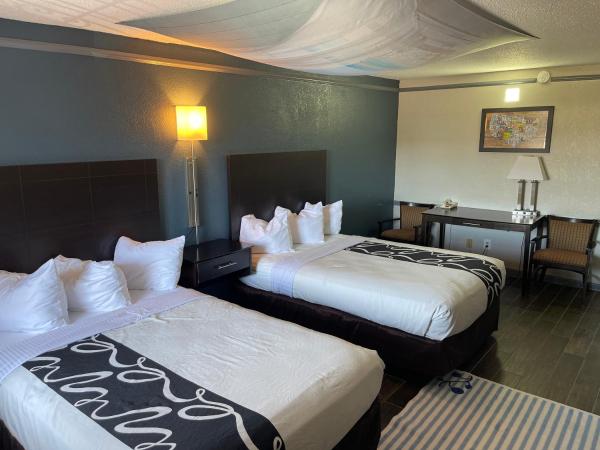 KINGS INN- Medical Downtown Midtown Memphis : photo 1 de la chambre chambre double deluxe (2 adultes + 1 enfant)