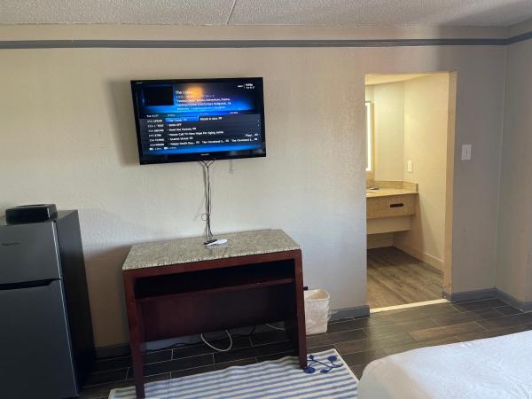 KINGS INN- Medical Downtown Midtown Memphis : photo 5 de la chambre chambre double deluxe (2 adultes + 1 enfant)