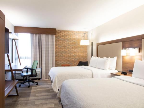 Holiday Inn Express - San Antonio Airport, an IHG Hotel : photo 2 de la chambre chambre standard avec 2 lits queen-size