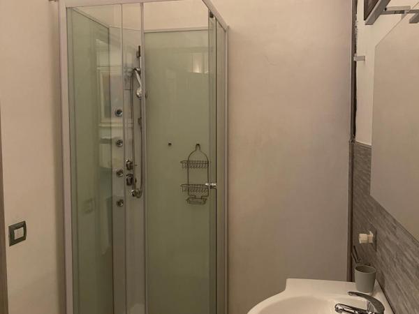 Al 20 Guest House Fiera Milano - Certosa - San Siro : photo 10 de la chambre chambre double