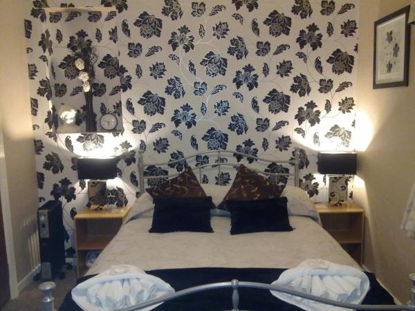 The New Guilderoy Hotel : photo 1 de la chambre chambre familiale (2 adultes + 1 enfant)