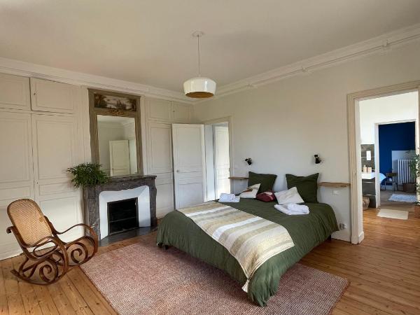 La Villégiature : photo 1 de la chambre chambre familiale avec salle de bains privative