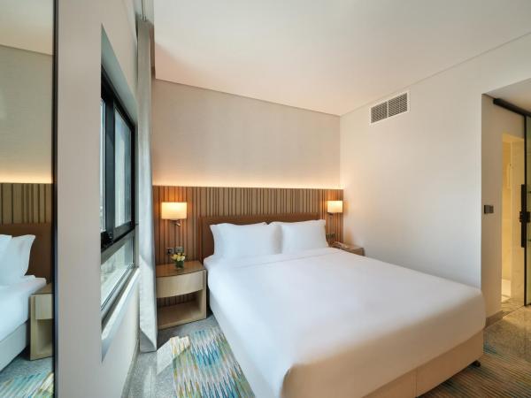 Arabian Park Dubai, an Edge by Rotana Hotel : photo 3 de la chambre chambre lit king-size - vue sur ville