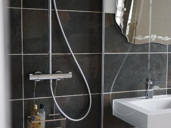 La Villégiature : photo 9 de la chambre chambre familiale avec salle de bains privative