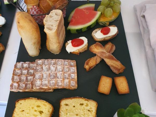 Villa BORA BORA : photo 1 de la chambre chambre lit king-size - vue sur piscine