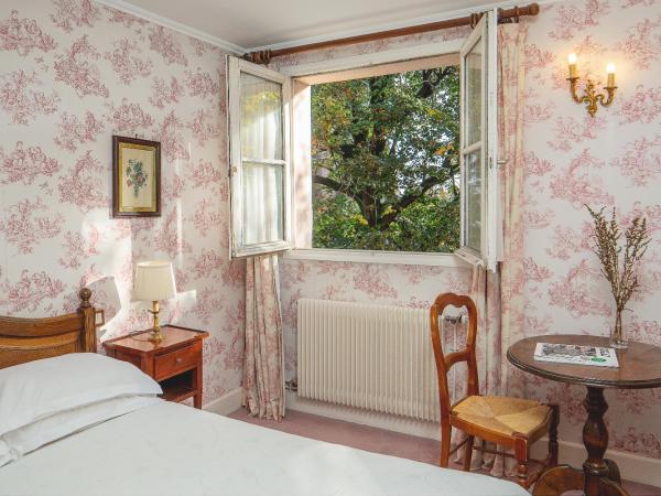 Hotel des Grandes Ecoles : photo 7 de la chambre chambre double - vue sur jardin