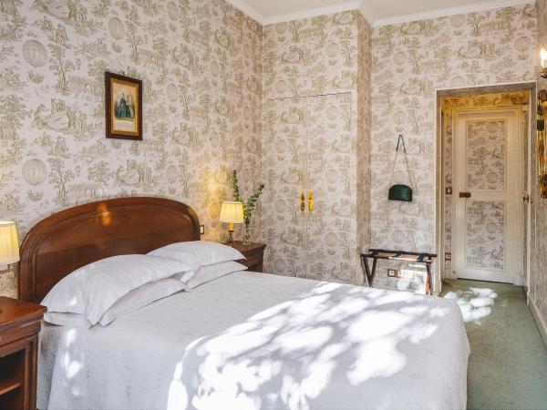 Hotel des Grandes Ecoles : photo 10 de la chambre chambre double supérieure - vue sur jardin