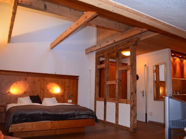 Hotel Belmont : photo 2 de la chambre suite hahnen avec balcon