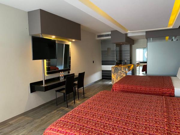 HOTEL MIRAMAR : photo 4 de la chambre chambre double supérieure avec deux lits doubles