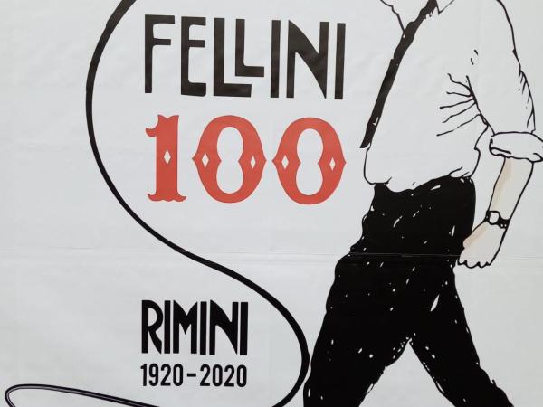 La dimora di Augusto : photo 2 de la chambre chambre lit king-size - vue sur jardin