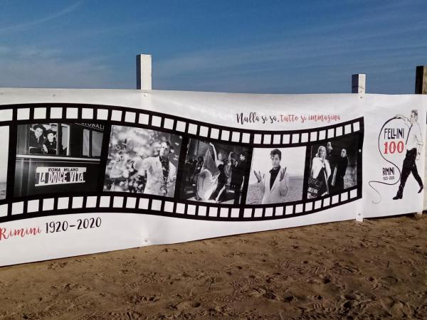 La dimora di Augusto : photo 3 de la chambre chambre lit king-size - vue sur jardin