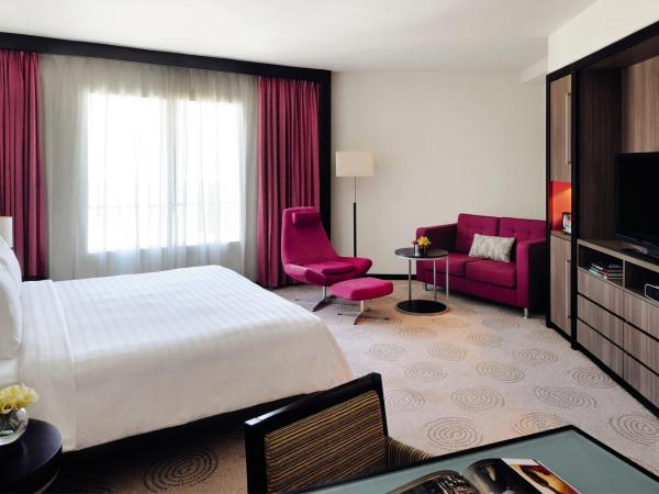 Avani Deira Dubai Hotel : photo 1 de la chambre chambre supérieure avani