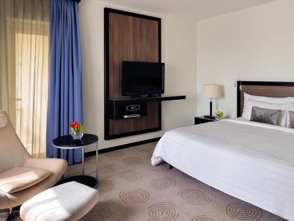 Avani Deira Dubai Hotel : photo 2 de la chambre suite junior avani