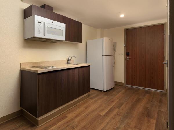 Extended Suites Cancun Cumbres : photo 6 de la chambre suite lit queen-size