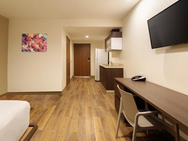 Extended Suites Cancun Cumbres : photo 9 de la chambre suite lit queen-size