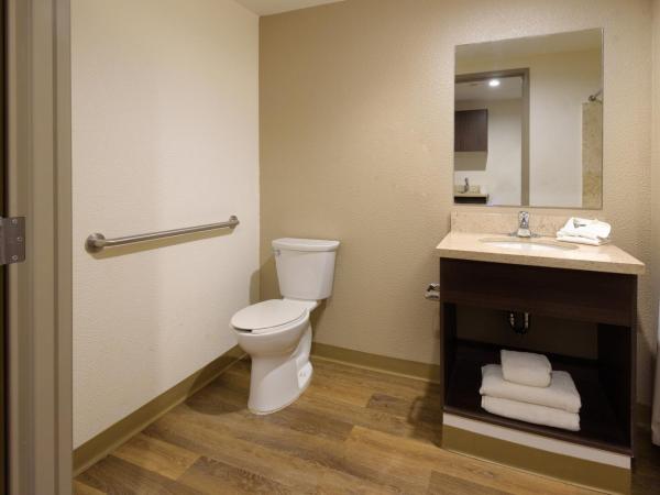 Extended Suites Cancun Cumbres : photo 10 de la chambre suite lit queen-size