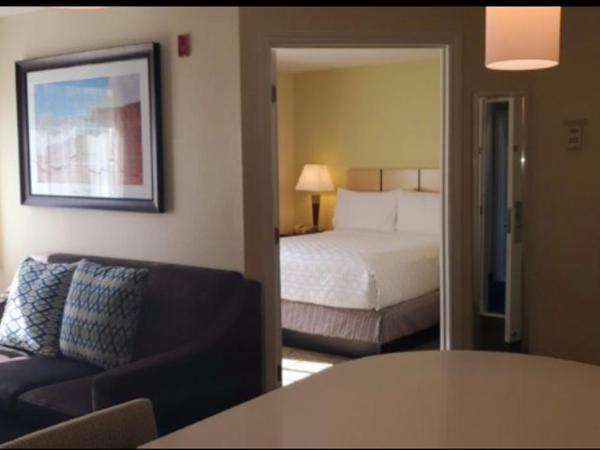 Candlewood Suites Houston Medical Center, an IHG Hotel : photo 9 de la chambre suite lit queen-size